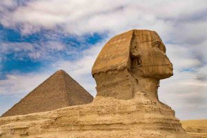 La Sfinge, sita in Egitto a Giza