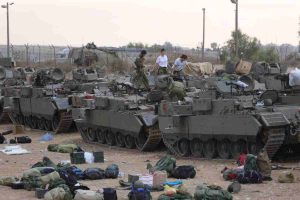 Riservisti israeliani durante la guerra con Gaza