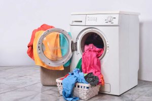 Lavare i vestiti nuovi: tre validi ragioni per farlo