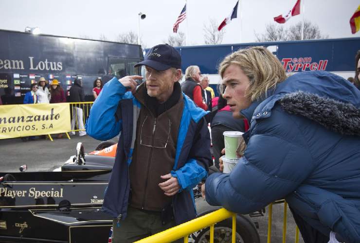 Ron Howard con Chris Hemsworth sul set di Rush